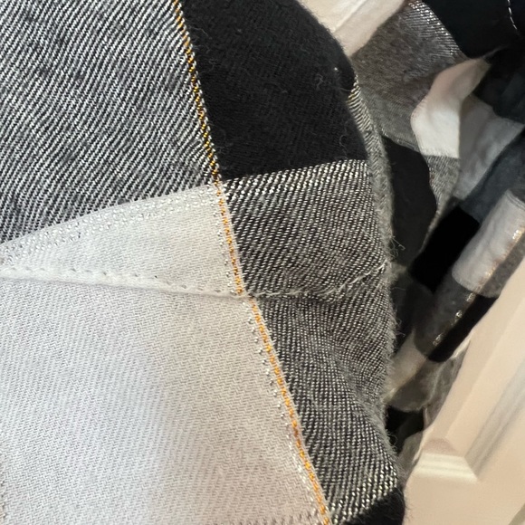 SO button down flannel - Picture 4 of 5